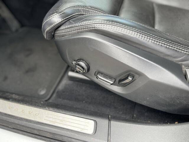 Volvo XC60 2.0 T8 Twin Engine AWD Inscription | Luchtvering | Stoelmassage | Trekhaak |