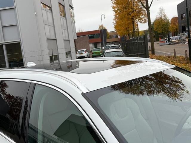 Volvo XC60 2.0 T6 Plug-in hybrid AWD Ultimate Bright 21inch/360Camera/Panodalk/Leder/Headup etc