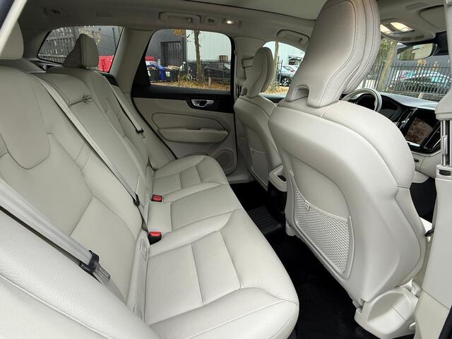 Volvo XC60 2.0 T6 Plug-in hybrid AWD Ultimate Bright 21inch/360Camera/Panodalk/Leder/Headup etc