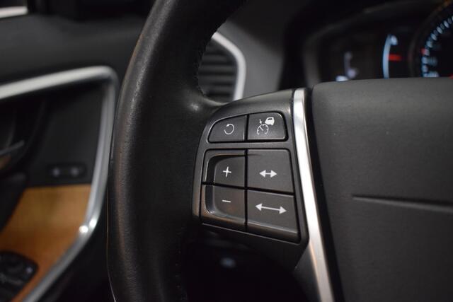 Volvo XC60 2.0 T5 245pk AUT8 Summum Schuifdak/ Leer/ Mem stoel/ Camera/ Verw. voorruit