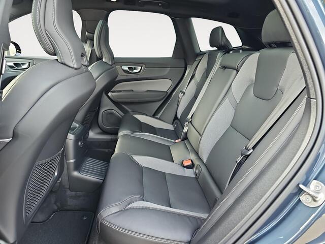 Volvo XC60 2.0 T6 Plug-in hybrid AWD Plus Black Edition | Luchtvering | 22-inch wielen | Panorama dak | Sportstoelen|