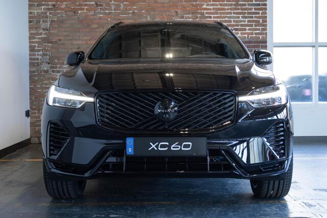 Volvo XC60 2.0 T6 Plug-in hybrid AWD Plus Black Edition | Luchtvering | Head-Up Display | 360º Camera | Schuif/Kantel-Panoramadak | Google Infotainment | 21" Lichtmetalen Wielen |