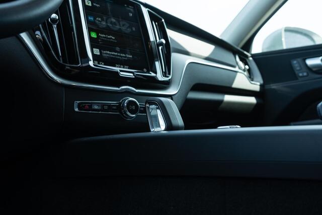 Volvo XC60 T6 Plug-in hybrid AWD Plus Bright | Long Range | Parkeerverwarming | Panoramadak | Lederen bekleding | Elektr. verst. stoelen |