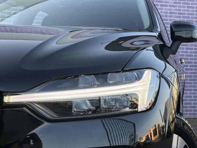 Volvo XC60 2.0 T6 Plug-in hybrid AWD Plus Dark | Adaptive cruise control | 360° camera | Trekhaak | Stoel- en stuurverwarming | Dode hoek detectie BLIS |