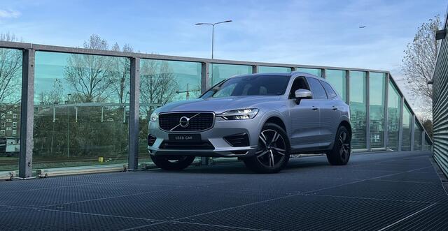 Volvo XC60 2.0 T8 Twin Engine AWD R-Design Verwarmde stoelen voor, Panorama dak, Park assist, Apple Car Play-Android Auto
