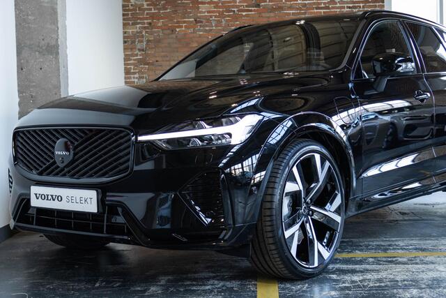 Volvo XC60 T6 Plug-in hybrid AWD Ultra Black Edition | Bowers & Wilkins Premium Audio| Luchtvering | 22" Lichtmetalen velgen | Google infotainment | Stoelverwarming | Stoelventilatie | 360° Parkeercamera | Parkeersensoren voor + achter | Parkeerverwarming