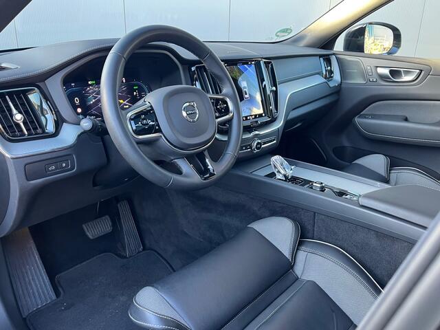 Volvo XC60 2.0 T8 Plug-in hybrid AWD Pano / Head up / Key Less / 360 Camera / Trekhgaak