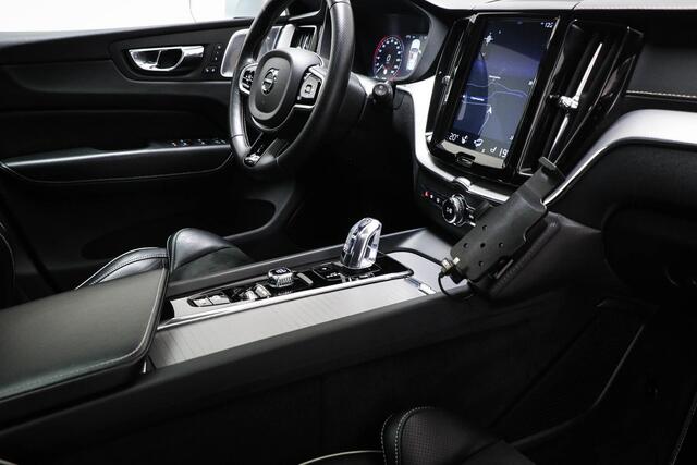 Volvo XC60 2.0 T8 Twin Engine AWD Momentum | BOWER EN WILKINS | LUCHTVERING | PANORAMADAK | HEAD UP | 360 CAMERA | TREKHAAK