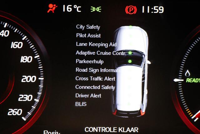 Volvo XC60 2.0 T8 Twin Engine AWD Momentum | BOWER EN WILKINS | LUCHTVERING | PANORAMADAK | HEAD UP | 360 CAMERA | TREKHAAK