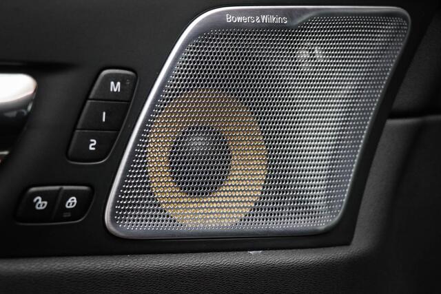 Volvo XC60 2.0 T8 Twin Engine AWD Momentum | BOWER EN WILKINS | LUCHTVERING | PANORAMADAK | HEAD UP | 360 CAMERA | TREKHAAK