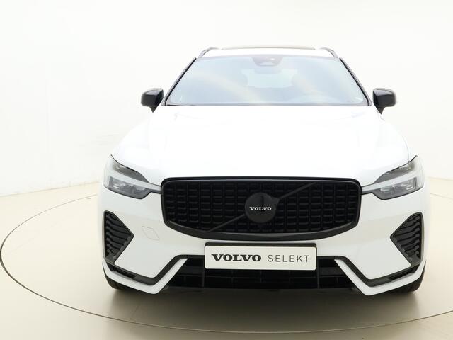 Volvo XC60 B5 251pk R-Design / Head-Up / Panoramadak / Harman&Kardon Audio / Black Pack / Elektr. Stoelen / Elektr. Trekhaak / Noodreservewiel / Stoel + Stuurw. Verwarming / 4 - Zone Climate / Achterb. Verwarming /