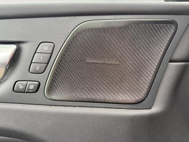 Volvo XC60 2.0 Recharge T6 AWD Inscription | Head-up display | Stoelmassage | Luchtvering | 360 graden camera | Trekhaak | Stoelventilatie |