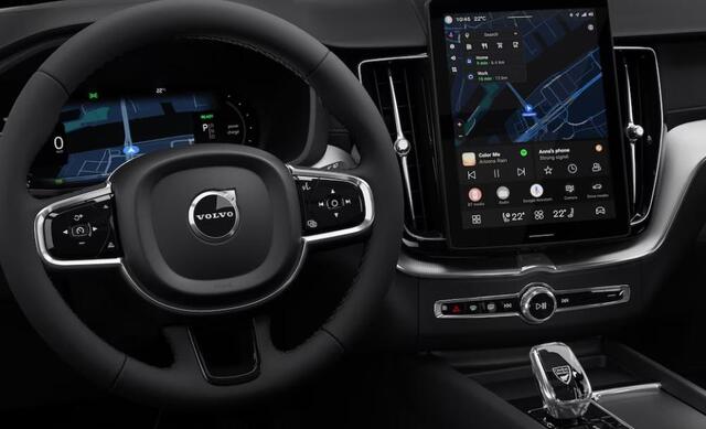 Volvo XC60 2.0 T8 Plug-in hybrid AWD Ultra Black Edition | Lounge Pack | Bowers & Wilkins | 22" | Luchtvering | Massage | Head-Up Display | Leder Dashboard | Adaptive Cruise | Stoel & Stuurverwarming |