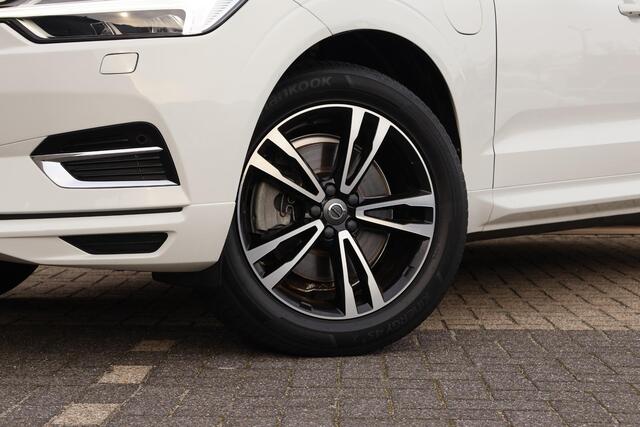 Volvo XC60 T8 Twin Engine AWD Momentum | Trekhaak elektr. | Panoramadak