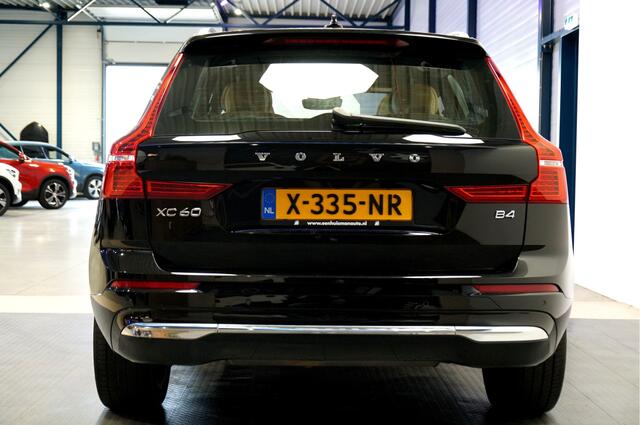 Volvo XC60 B4 155kW/211pk Aut8 MHEV Ultimate Bright PANORAMADAK + HARMAN/KARDON + STUURVERWARMING + BLIS + ADAPT.CRUISE + PILOT ASSIST + STOELVERWARMING&-VENTILATIE + LANE ASSIST + CAMERA + KEYLESS + HEAD-UP + PARKSENSOREN V&A + 20" LM-VELGEN!!