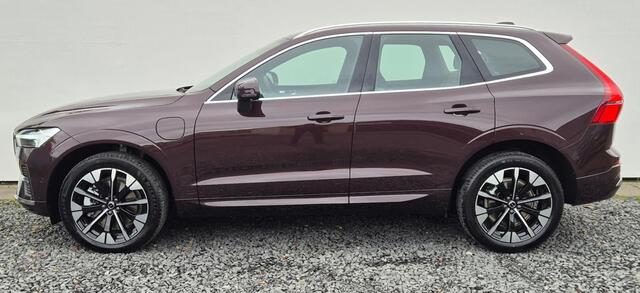 Volvo XC60 2.0 T6 Phev hybrid AWD Ultra Bright MY 2026 - 20" Wielen - Panoramadak - Lighting - Head up - Harman Kardon Audio - 360 Cam - Alarm - Climate - Full led koplampen -Donkere hemel