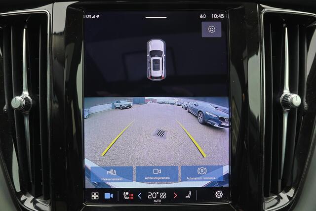 Volvo XC60 T6 Recharge AWD Core Bright - Panorama/schuifdak - IntelliSafe Assist - Harman/Kardon audio - Adaptieve LED koplampen - Parkeercamera achter - Verwarmde voorstoelen & stuur - Parkeersensoren voor & achter - Draadloze tel. lader - Extra getint glas - Elekt