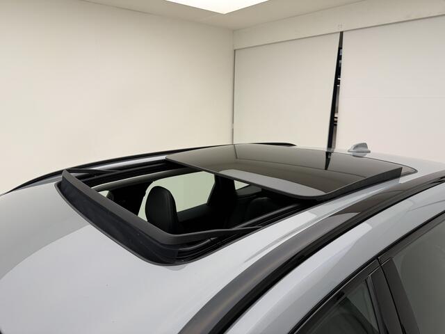 Volvo XC60 T6 350pk AWD Plus Dark / 360 Camera / El. Trekhaak / El. Stoelen / Adapt. Cruise / BLIS / 19'' + All Season / Stoel + Stuurw. Verwarming / Achterb. Verwarming /