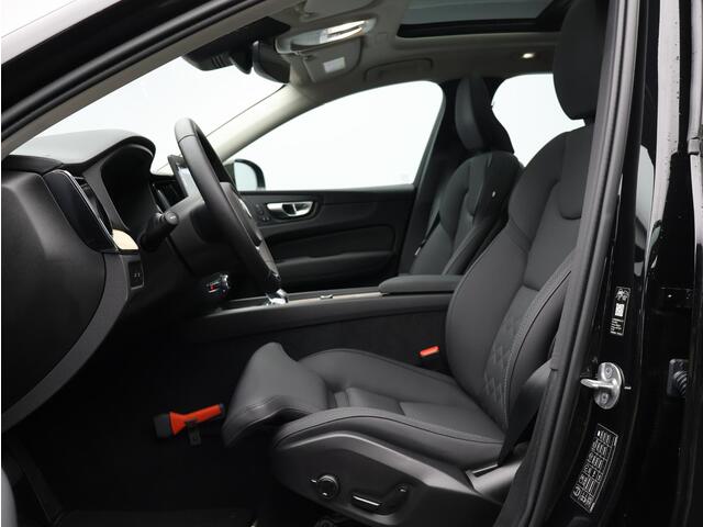 Volvo XC60 2.0 T6 Plug-in hybrid AWD Ultra Dark / Facelift / Trekhaak / Head up displ. / 360 camera / Pan. dak / Stoel+stuur+achterbankverwarming