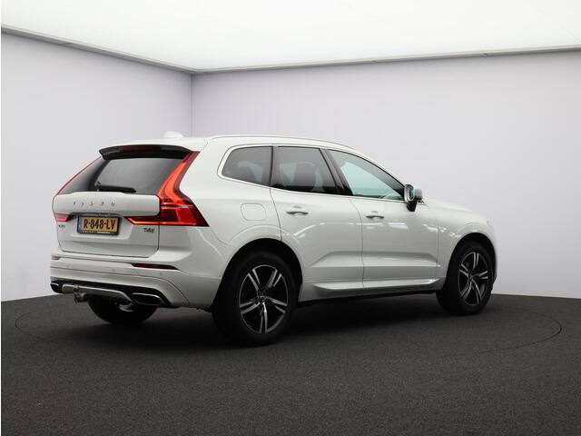 Volvo XC60 2.0 T4 R-Design / Trekhaak / Stoelverwarming / Sportstoelen / Elektrische Achterklep / Getint Glas / Cruise Control / Carplay / Sportstoelen /