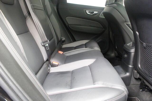Volvo XC60 Recharge T6 AWD R-Design | Rijklaarprijs | Luchtvering | Bowers & Wilkins | Trekhaak |