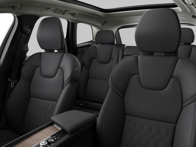 Volvo XC60 2.0 T6 Plug-in hybrid AWD Plus Dark Automaat / Panoramadak / Head-up display / 360* camera / 20" velgen / MY2026