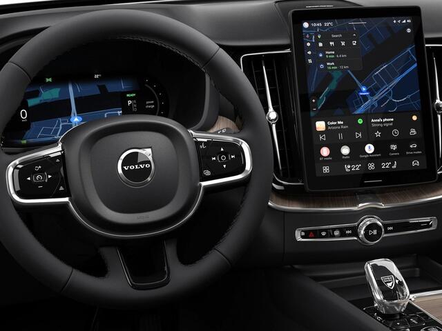 Volvo XC60 2.0 T6 Plug-in hybrid AWD Plus Dark Automaat / Panoramadak / Head-up display / 360* camera / 20" velgen / MY2026