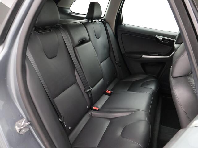 Volvo XC60 2.0 T5 FWD 245 PK POLAR+ PANORAMA | LEDER | TREKHAAK | STOELVERW.