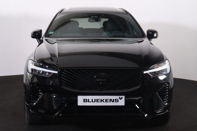 Volvo XC60 T6 Recharge AWD Plus Black Edition - Panorama/schuifdak - IntelliSafe Assist & Surround - 360º Camera - Harman/Kardon audio - Adaptieve LED koplampen - Verwarmde voorstoelen, stuur & achterbank - Parkeersensoren voor & achter - Elektr. bedienb. voorstoele