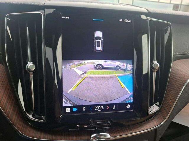 Volvo XC60 2.0 T6 Plug-in hybrid AWD Ultimate Bright | Long Range | Massage | Bowers & Wilkens | Geventileerde/verwarmbare stoelen | Camera | Keyless entry/start | Schuif/kantel panoramadak |