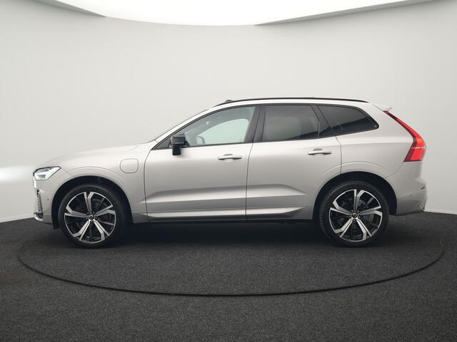 Volvo XC60 T6 AWD R-Design Plug In Hybrid 350pk Dealer O.H. PHEV | Luchtvering | Trekhaak Af Fabriek | Panodak | Head Up | Adaptive Cruise | 360 Camera | Lederen Sportstoelen Massage & Ventilatie & Memory | Google Assistent | Apple Carplay | 21"L.M |