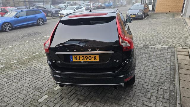 Volvo XC60 2.0 T5 FWD Ocean Race
