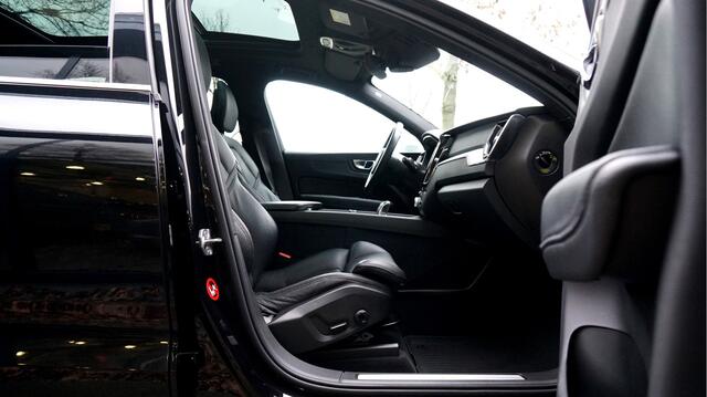 Volvo XC60 2.0 T8 AWD 299kW/407pk Aut8 Twin Engine R-Design LUCHTVERING + PANORAMADAK + SPORTSTOELEN + LEDEREN BEKLEDING + CRUISE + SUBWOOFER + EL.TREKHAAK + STOELVERWARMING + LANE ASSIST + KEYLESS ENTRY&GO + CAMERA + PARKEERSENSOREN A + 21" LM-VELGEN!!