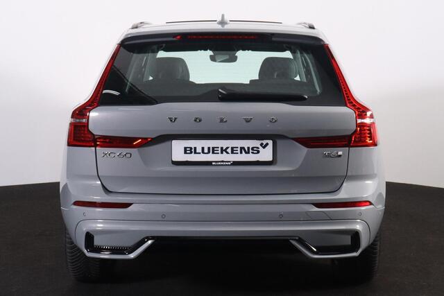 Volvo XC60 T6 Recharge AWD Plus Dark - Panorama/schuifdak - IntelliSafe Assist & Surround - 360º Camera - Verwarmde voorstoelen, stuur & achterbank - Parkeersensoren voor & achter - Elektr. bedienb. voorstoelen met geheugen - Draadloze tel. lader - Elektr. inklapbar