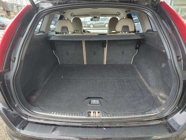 Volvo XC60 2.0 T5 FWD MOMENTUM Trekhaak | Beige leder | Elek. achterklep