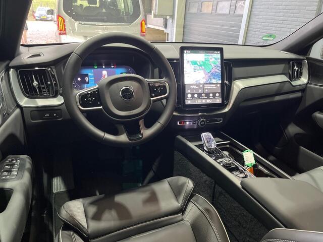 Volvo XC60 T6 Plug-in hybrid Plus Black Edition | FACELIFT | 360° Camera | Trekhaak | Panoramadak | ACC | Stoel+Stuurverwarming | 21 Inch