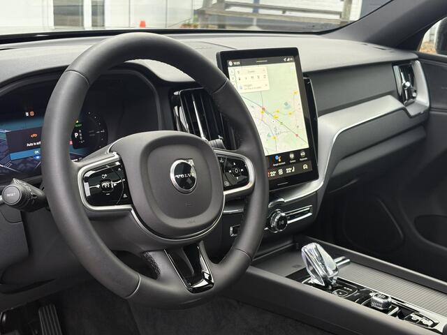 Volvo XC60 2.0 T6 Plug-in hybrid AWD Plus Black Edition | Facelift | Adaptieve Cruise Control | Panoramadak | Harman Kardon Audio | 21" Velgen | 360° Parkeercamera | Stoel-/Stuurverwarming |