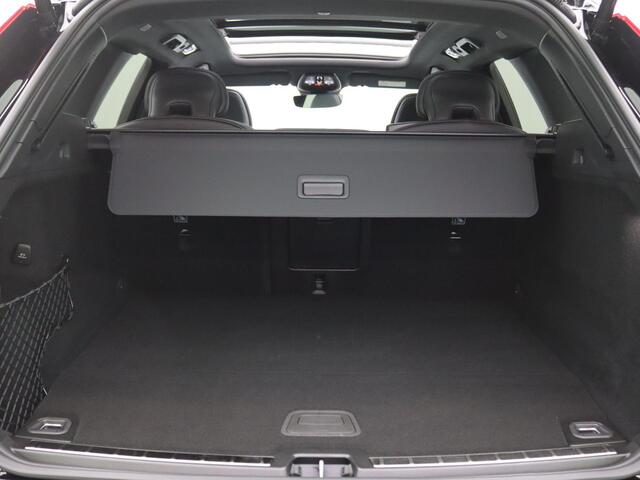 Volvo XC60 2.0 T6 Plug-in hybrid AWD Plus Dark 350PK Aut. Facelift, Pano-Schuifdak, 21" LM velgen, 360gr. Camera, Navi, Keyless, Harman Kardon Audio, Side Assist, Stoelverwarming, Adaptieve Cruise Controle