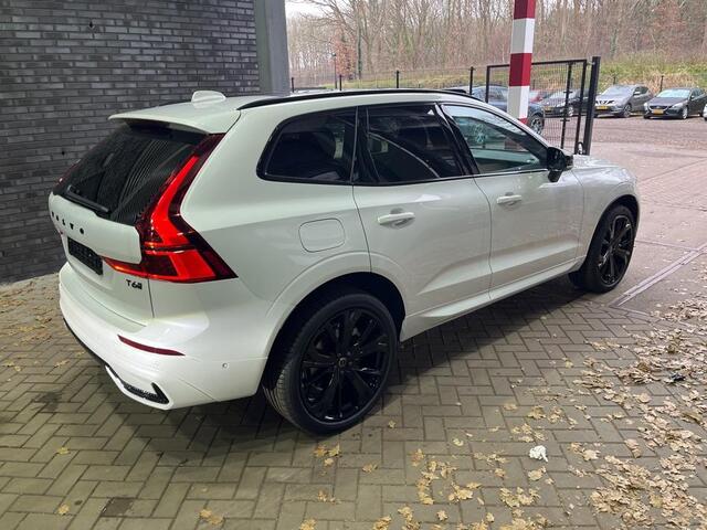 Volvo XC60 T6 Plug-in hybrid Plus Black Edition | FACELIFT | MY2026! | Luchtvering | Head-Up | 360° Camera | ACC