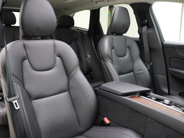 Volvo XC60 T8 455pk AWD Plus Bright / Luchtvering / Stoelventilatie / Harman en Kardon audio / Rondomzicht camera / Panorama dak /