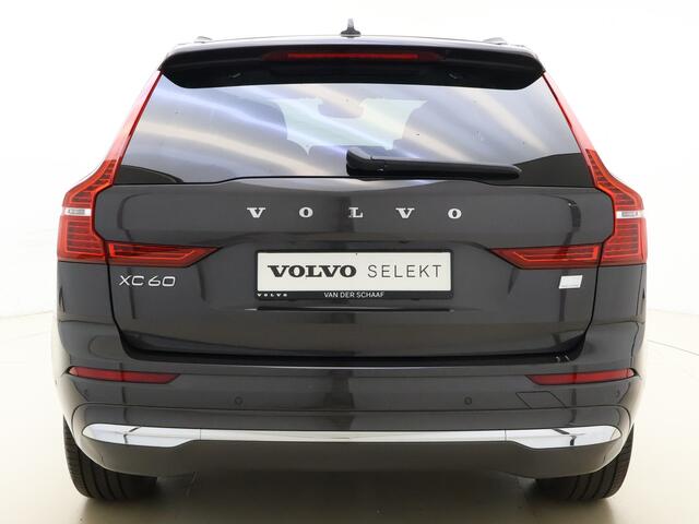 Volvo XC60 T8 455pk AWD Plus Bright / Luchtvering / Stoelventilatie / Harman en Kardon audio / Rondomzicht camera / Panorama dak /