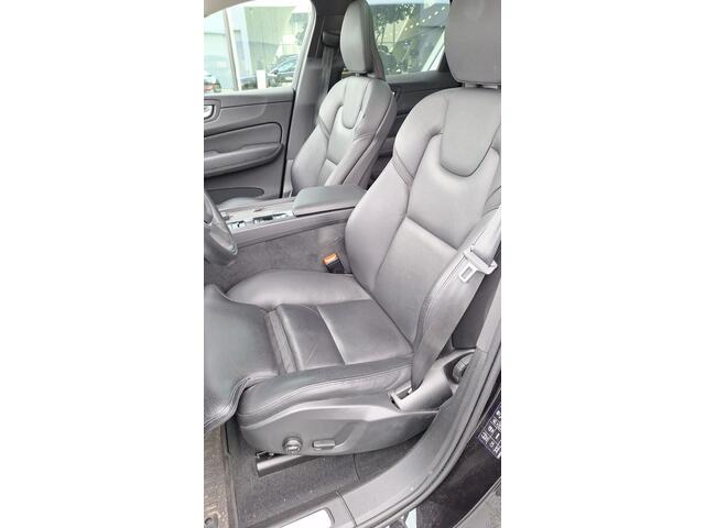Volvo XC60 2.0 B5 Momentum Exclusive / Panoramadak / Harman Kardon / Stoelverwarming