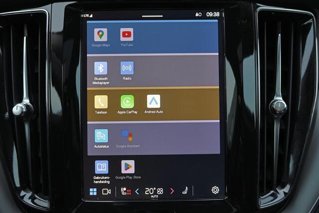 Volvo XC60 T6 Recharge AWD Core Bright - Panorama/schuifdak - IntelliSafe Assist - Adaptieve LED koplampen - Parkeercamera achter - Verwarmde voorstoelen, stuur & achterbank - Parkeersensoren voor & achter - Draadloze tel. lader - Standkachel - Extra getint glas - E