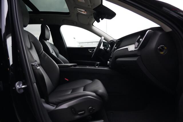 Volvo XC60 2.0 T8 Plug-in hybrid AWD Plus Dark 455pk Panoramadak/HarmanKardon/Camera