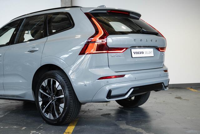 Volvo XC60 T6 Plug-in hybrid AWD Ultra Dark | Stoelverwarming | Electrische wegklapbare trekhaak | Head-Up Display | Adaptive Cruise Control | 360° Parkeercamera | Parkeersensoren voor + achter | Premium Audio by Harman Kardon
