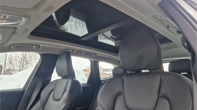 Volvo XC60 2.0 T6 Plug-in hybrid AWD Plus Dark 360 Cam | NL AUTO