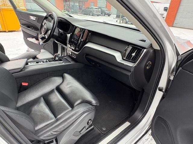 Volvo XC60 2.0 T8 Twin Engine AWD Momentum Pro