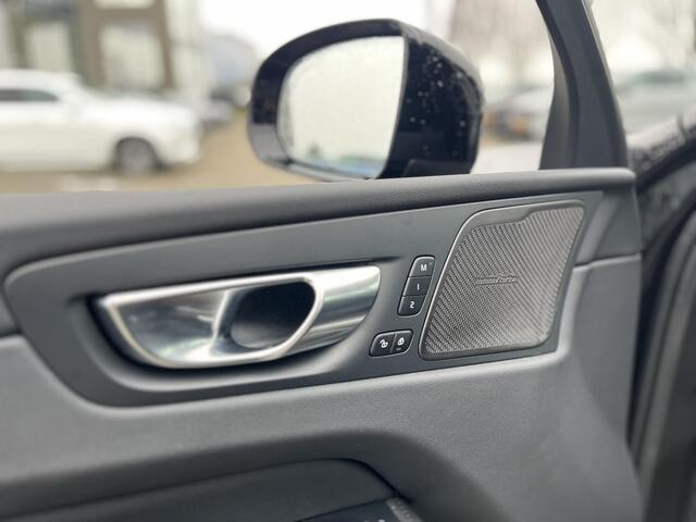 Volvo XC60 T6 Plug-in hybrid AWD Ultra Dark | Harman Kardon | Panoramadak | Trekhaak |