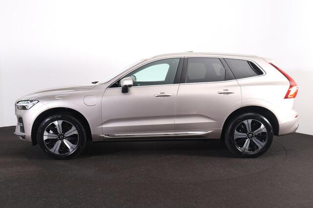 Volvo XC60 T6 Recharge AWD Plus Bright - Panorama/schuifdak - IntelliSafe Assist & Surround - 360º Camera - Harman/Kardon audio - Adaptieve LED koplampen - Verwarmde voorstoelen, stuur & achterbank - Parkeersensoren voor & achter - Elektr. bedienb. voorstoelen met g