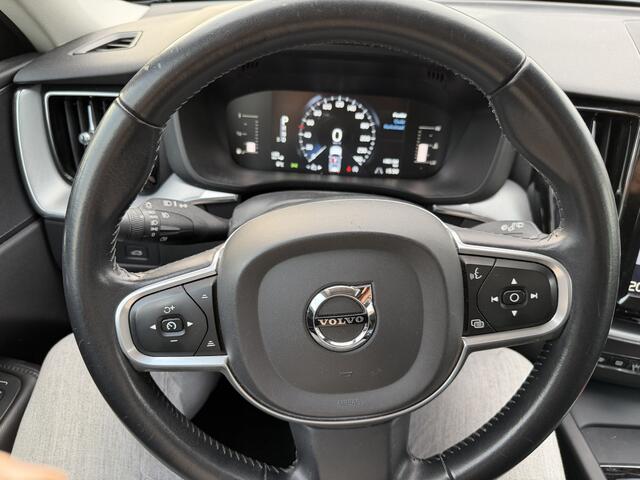 Volvo XC60 2.0 D4 AWD Momentum AUTOMAAT/XENON/NAVI